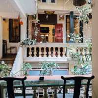 คาเฟ่แอนบาร์ในเมืองฮานอย  Nola Cafe & Bar