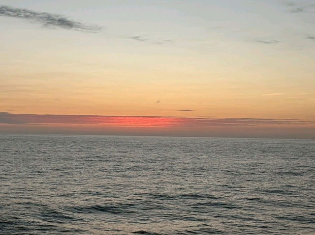 🌅 海上黃金時刻:探索星號的浪漫航程** 🌅 海上黃金時刻:探索星號的浪漫航程**
