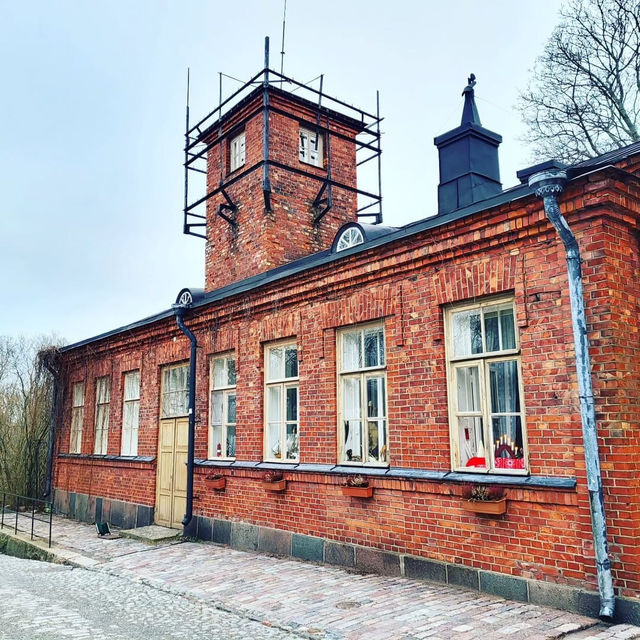 Explore the Historic Suomenlinna Island