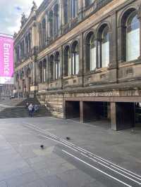 absolutely fantastic! The building itself is stunning, and inside there is so much to explore.