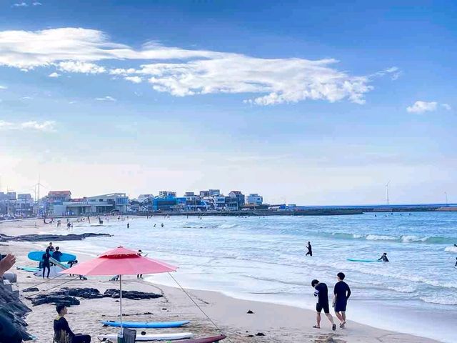 🏖️ 월정리해수욕장 – 감성 가득한 카페 거리와 바다