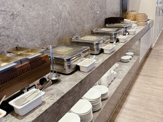 Transit with Ease, Board with Comfort - Oriental Club Lounge