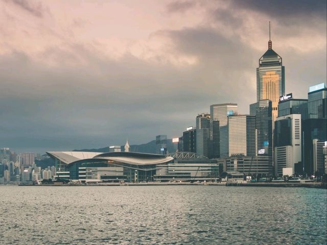 Victoria Harbour ในหลากหลายเวลา