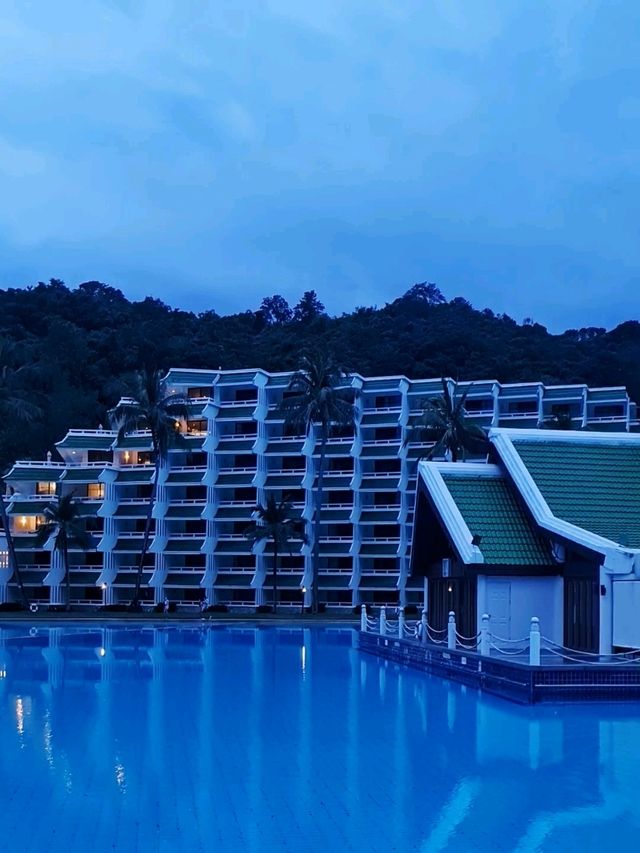 มาดูโชว์ควงกระบองไฟที่ภูเก็ต