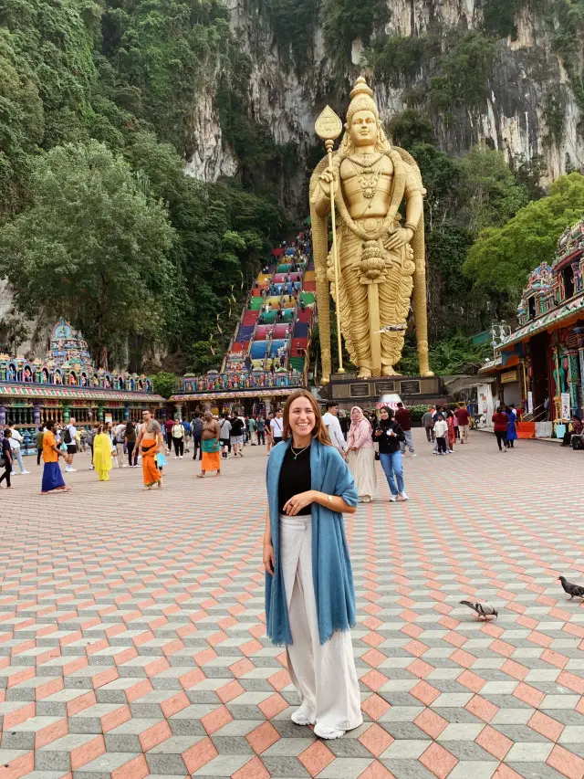 巴都洞的神聖早晨——不僅僅是旅遊景點