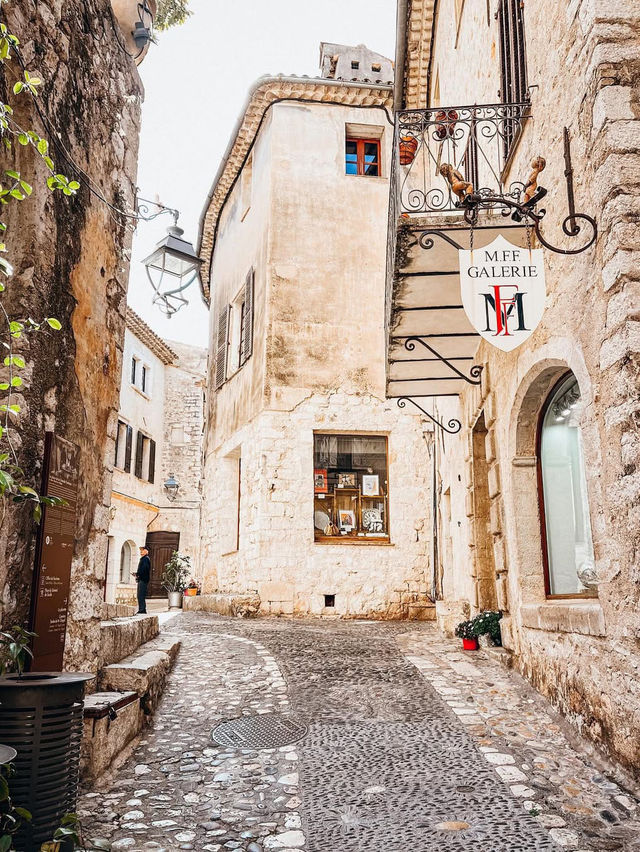 A Journey Through the Charm of Saint Paul de Vence A Journey Through the Charm of Saint Paul de Vence