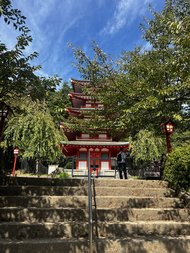 Chureito pagoda in front of Mountain Fuji 🌄🌄🌄
