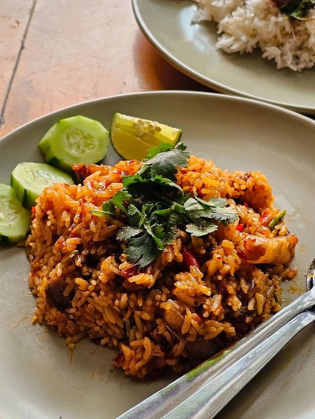 บ้านสีอิฐ อาหารตามสั่ง 🍛