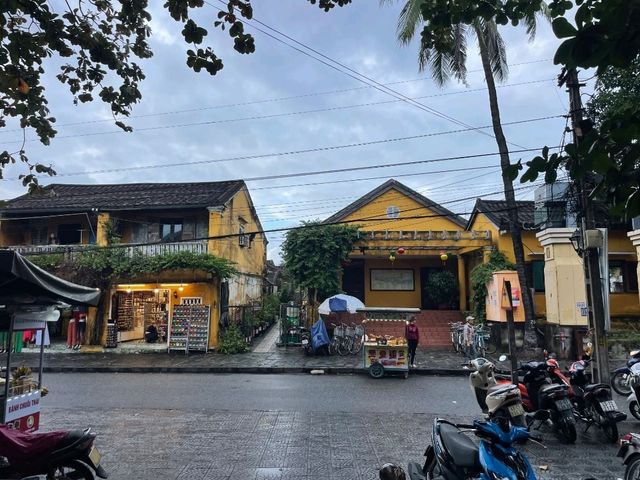 Heart of Central Vietnam: DaNang and HoiAn 🏮 Heart of Central Vietnam: DaNang and HoiAn 🏮