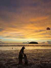 가족들이 사랑할 수밖에 없는 푸켓의 조용한 해변