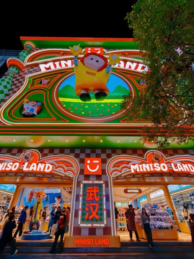 A lively must-visit in Wuhan 💛 Exploring Jianghan Road Pedestrian Street