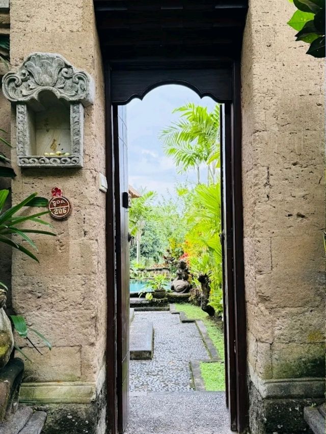 A GORGEOUS AND STUNNING RESORT IN BALI.