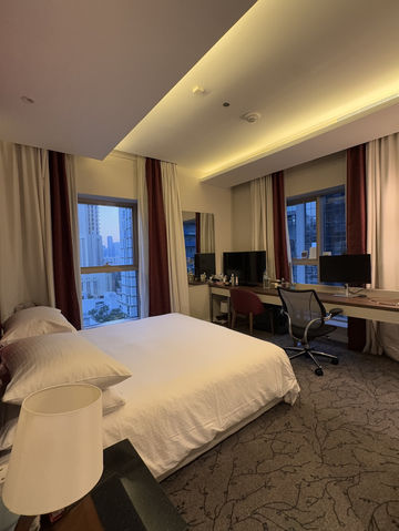 두바이 몰 앞 최고의 레지던스 호텔, Mövenpick