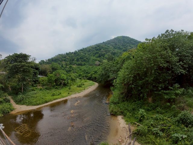 ท่องเที่ยวชมวิถีชุมชนชาวกระเหรี่ยง@หมู่บ้านบางกลอย ท่องเที่ยวชมวิถีชุมชนชาวกระเหรี่ยง@หมู่บ้านบางกลอย