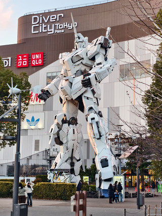 去台場DiverCity Tokyo Plaza朝聖1:1等身大獨角獸高達。