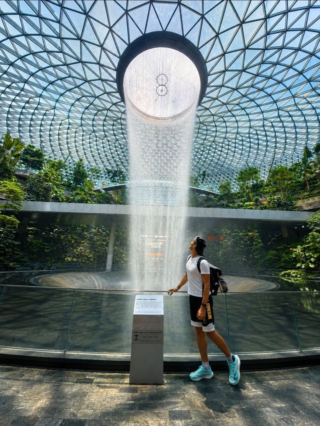 📸 How to Take a Million-Dollar Waterfall Photo for FREE! Jewel Changi 💦