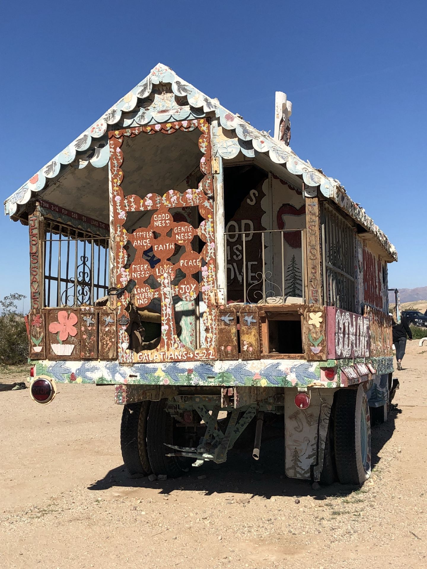 Salvation Mountain with besties 👯‍♀️ 