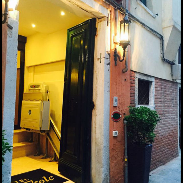 Waterside hotels Italy 