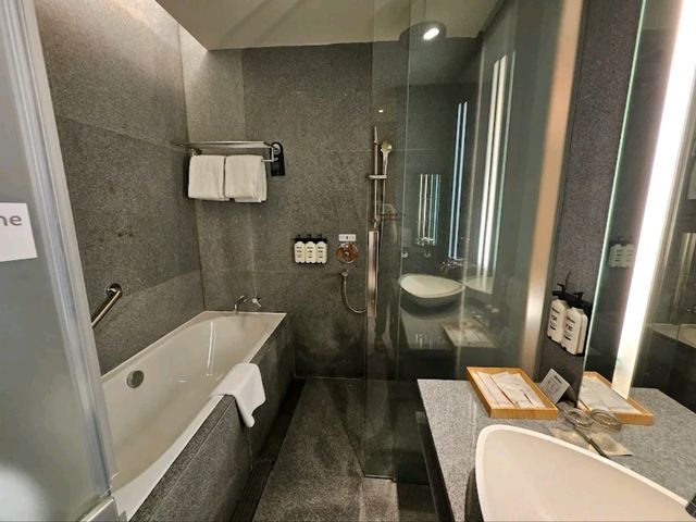 “Urban Oasis: Personalized Luxury & MRT-Connected Convenience”