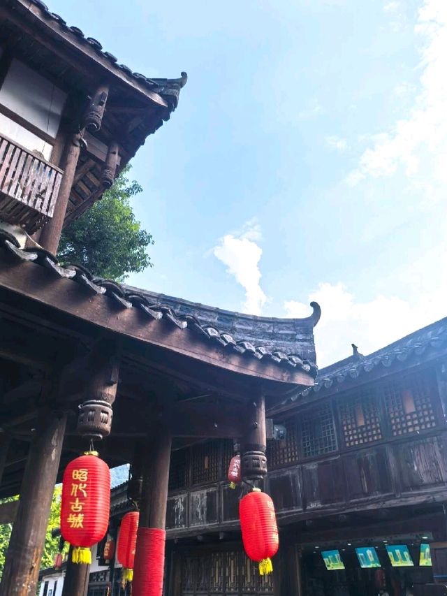 古鎮漫步體驗穿越千年歴史 古鎮漫步體驗穿越千年歴史
