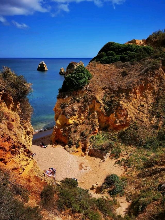 Algarve: Beaches, Culture, and More!