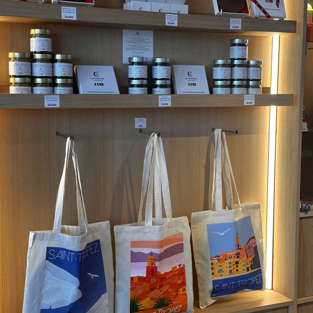 Kickstart your exploration at the tourism office by the harbour!