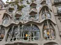 Must-see Gaudi's building in Barcelona! ✨✨✨