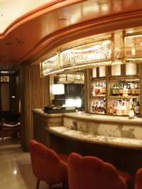 Madrid | The impressive restaurant and bar of Four Seasons 