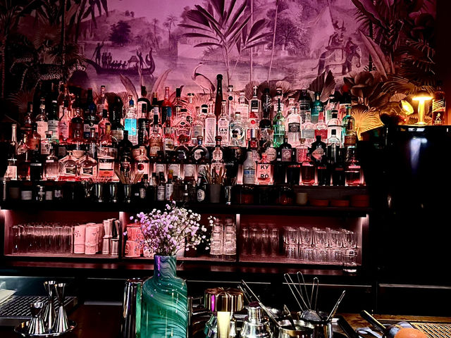 Hidden cocktail bar in Bonn