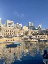 Sunny Spinola Bay