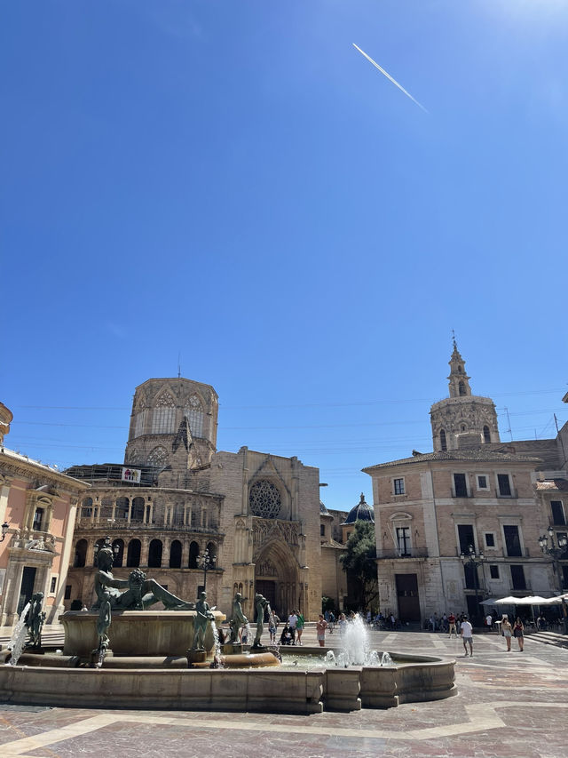 Valencia: Where History Lives 🏛️⏳🌿 Valencia: Where History Lives 🏛️⏳🌿