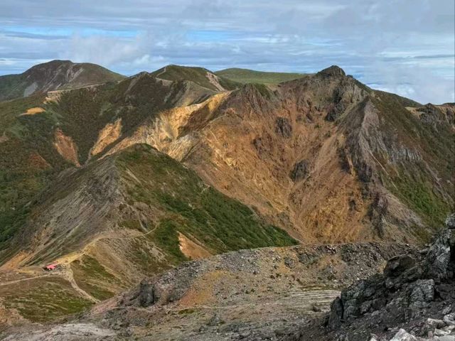 🔥 Journey Above the Clouds: Conquering Mount Nasu’s Fiery Peaks & Hidden Shrines 🌋☁️