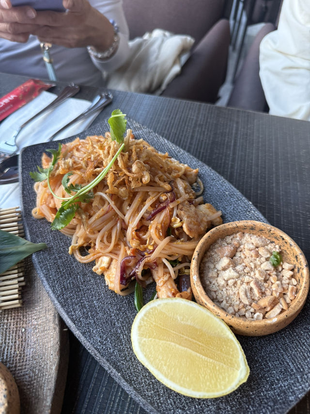 Craving Asian Comfort? Quick Chinese Delivers Big Flavors Fast! 🍜✨