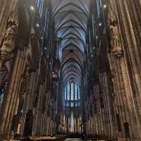 Cologne Weekend Vibes: Where Culture & Chill Collide 🌙🏨