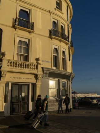 🇬🇧 “布萊頓：大海與時尚和自由的交匯之地。”