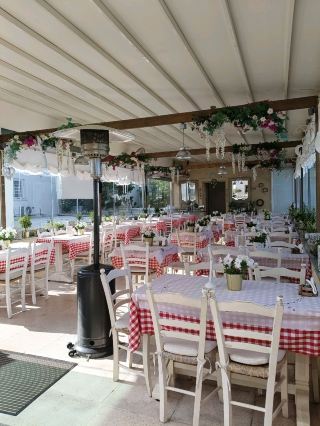 Ouzerie: A Delicious Restaurant with Beautiful Views in Fira.