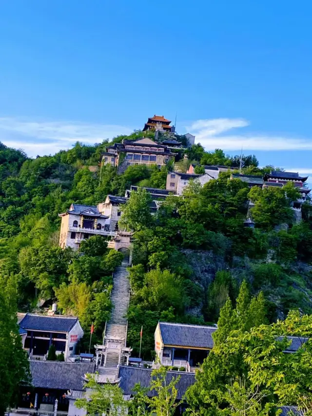 The best scenic spot in Wuhan for climbing and looking into the distance, with stunning scenery