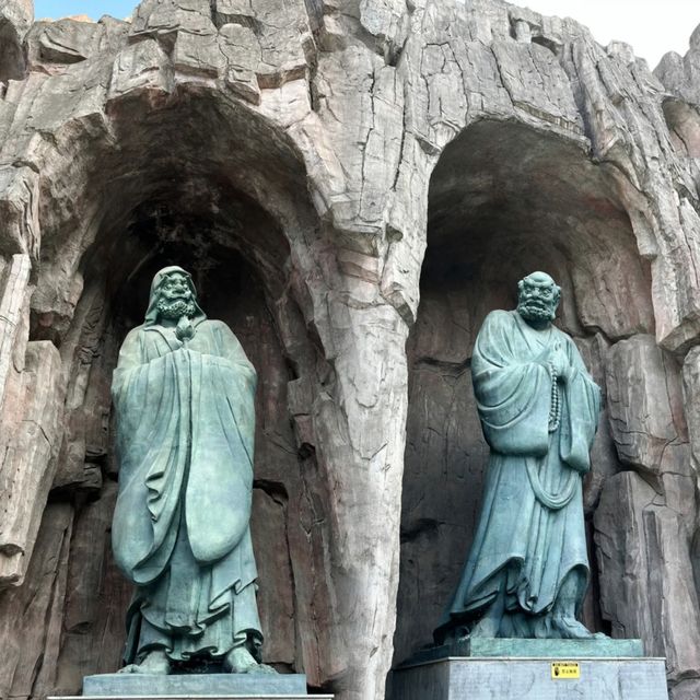 南京的小莫高窟，佛比人多