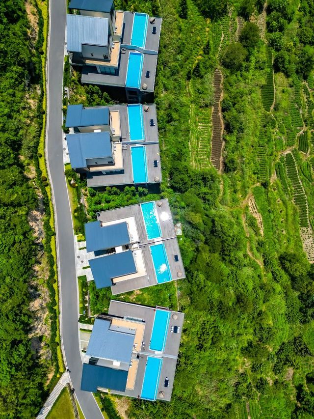 🌟 Enchanting Escapes at Yucen Mountain! 🏞️