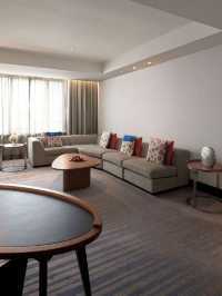 🌟 Jakarta's Festive Retreat: Pullman's Luxe & Sparkle 🌟