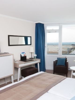 🌟🏨 Discover Warnemunde's Gem: Hotel Neptun 🌊🛏️