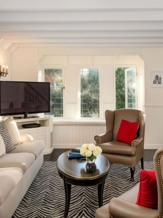 🌟 West Hollywood Wonders: Chic Hotel Gems 🏨✨