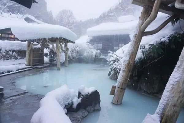 Hotel Aesthetics: The Ultimate Hot Spring Inn - Tsurunoyu