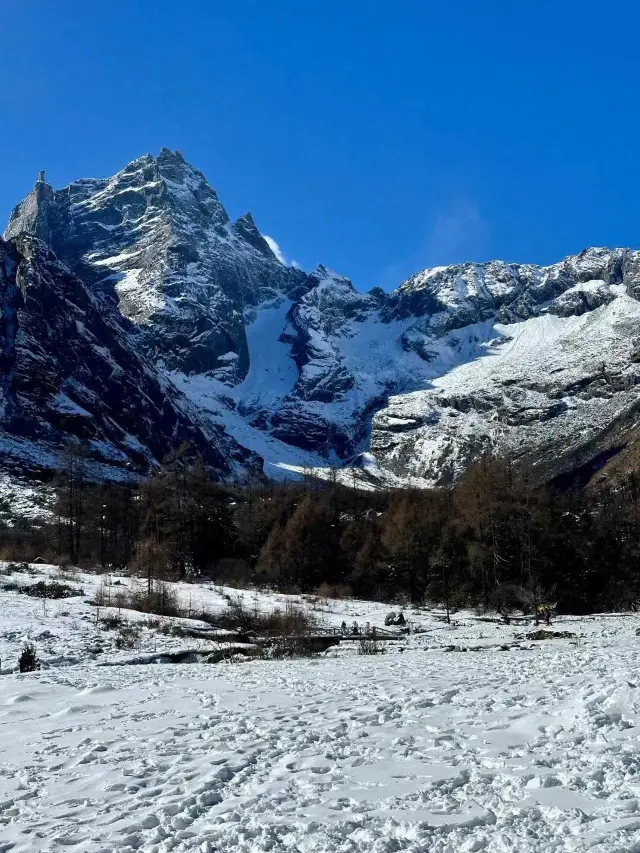 Winter Snow Tour in Aba: 4-Day Tour of Jiuzhaigou, Huanglong, Bipenggou, and Dagu Glacier