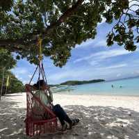 Pinkywhite Beach and Blue oceanicwater