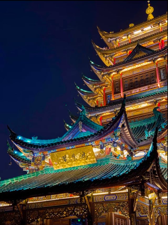重慶式浪漫!鴻恩寺的亮燈儀式真的太美了!