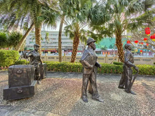 Overseas Chinese Sculpture on Wen Nan Old Street