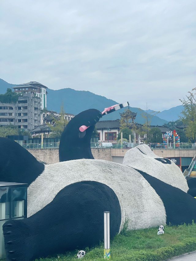 都江堰就住這兒，露營、泡湯、上房揭瓦