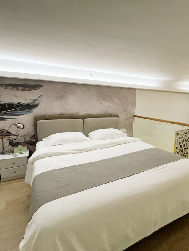 Stay at this Cozy Loft Room | Shenzhen Coast