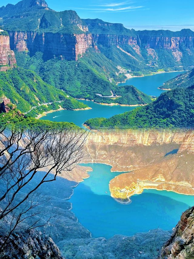 到寶泉，嚟一場春光明媚嘅懸崖旅行！